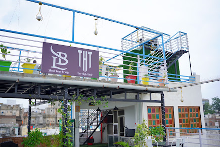 Hotel Lake Bridge
